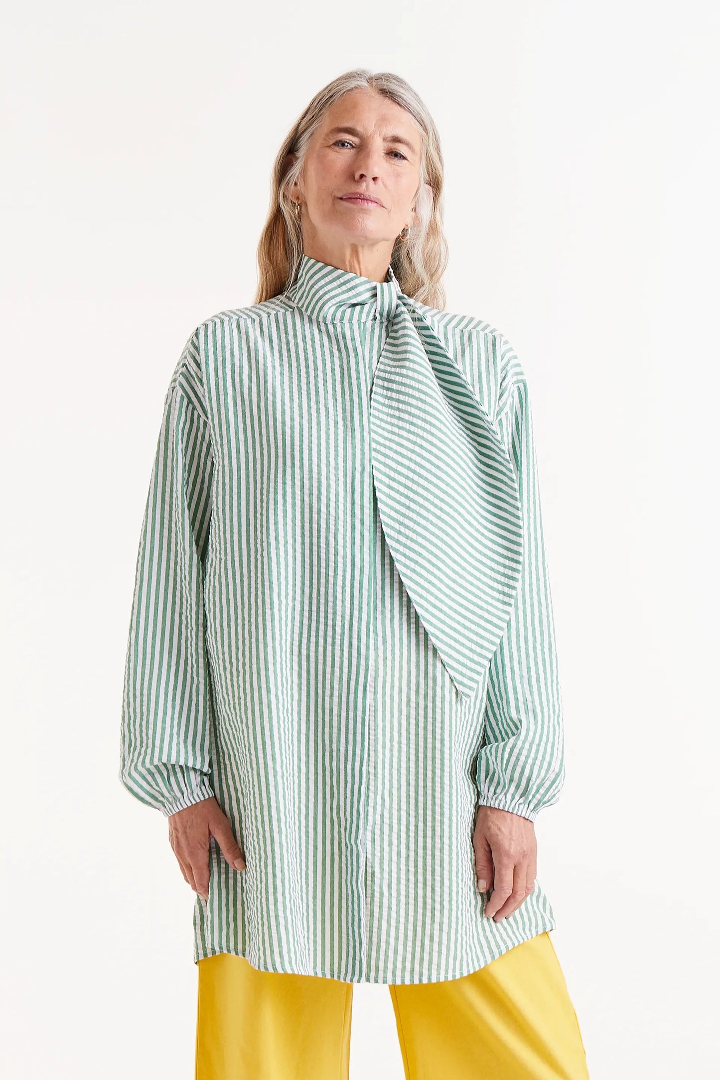 Camicia oversize allacciata con stampa a righe verdi