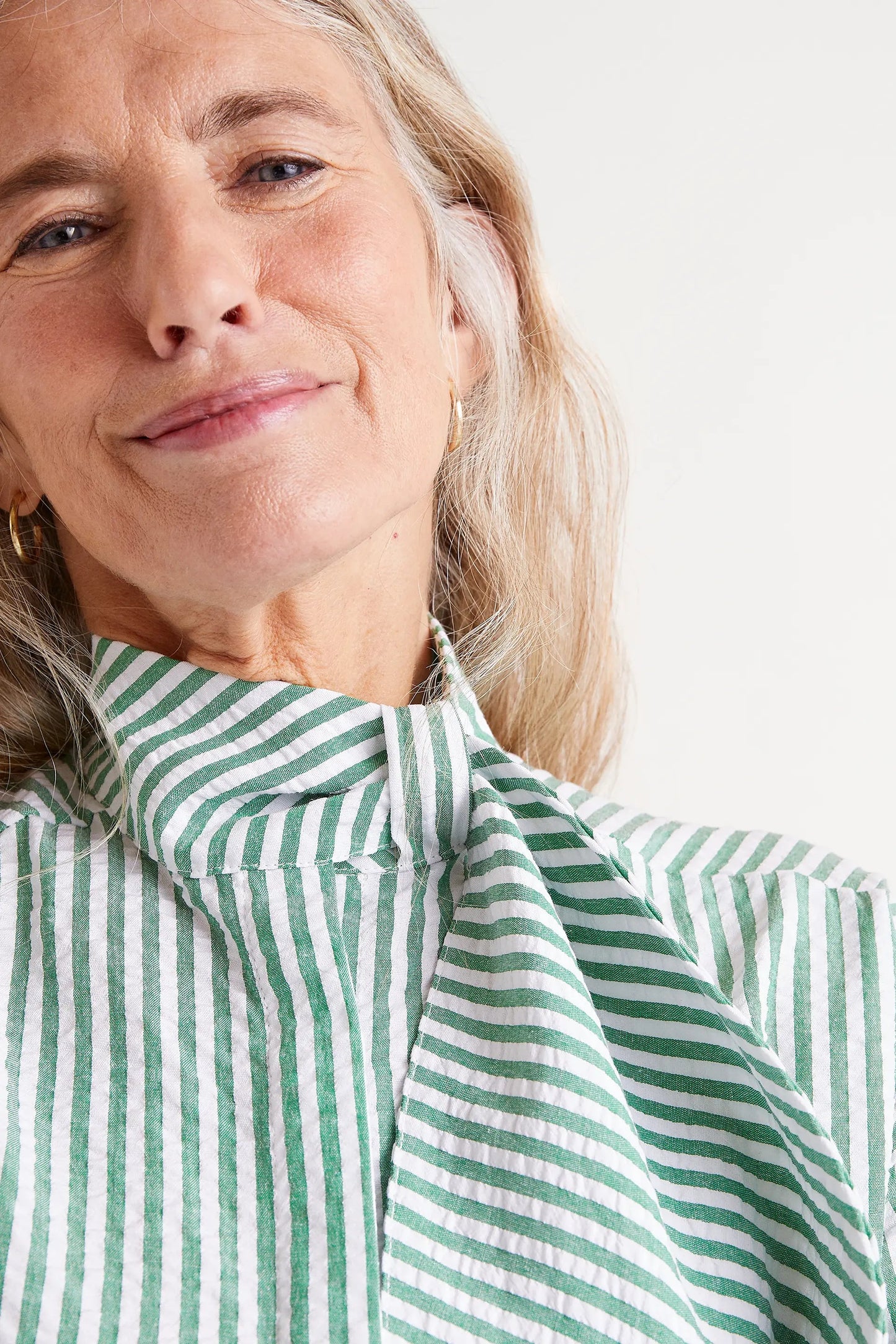 Camicia oversize allacciata con stampa a righe verdi