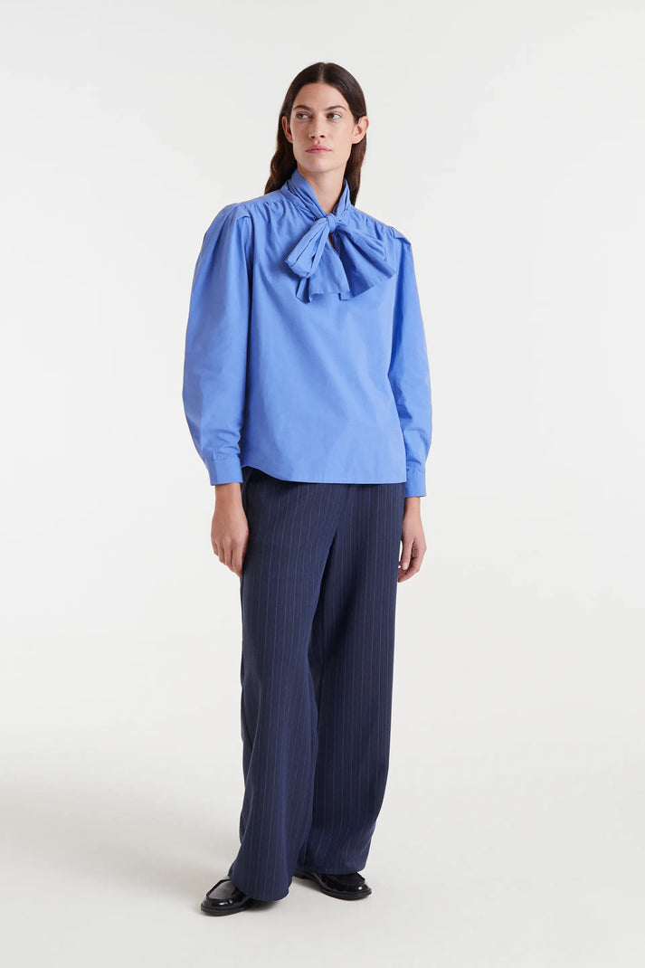 Camicia 100% cotone allacciatura blu