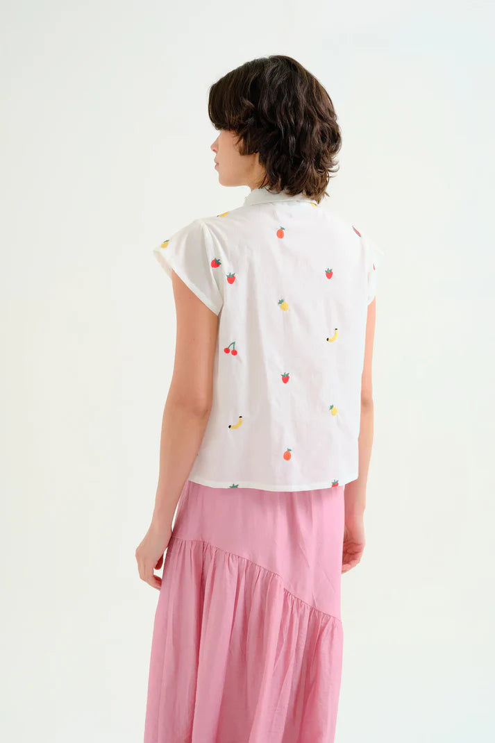 Camicia bianca 100% cotone con ricamo di Insalata di frutta