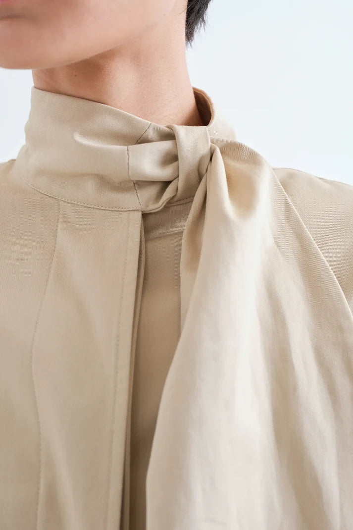 Trench con laccio beige