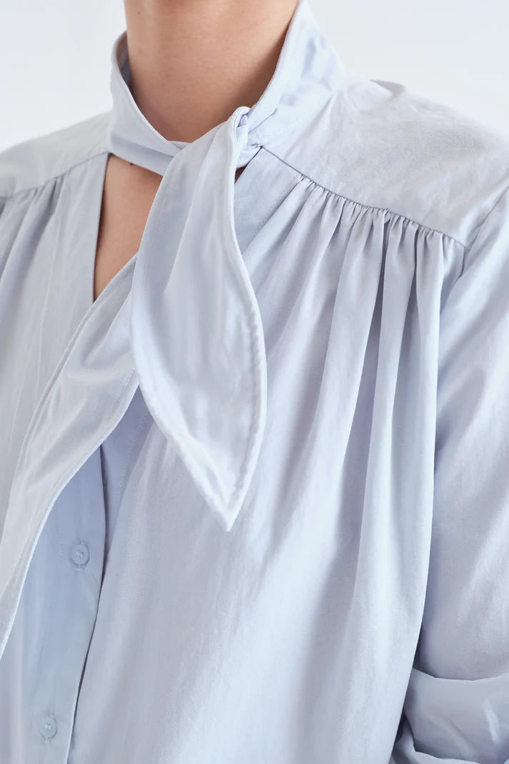 Camicia allacciata 100% cotone azzurro
