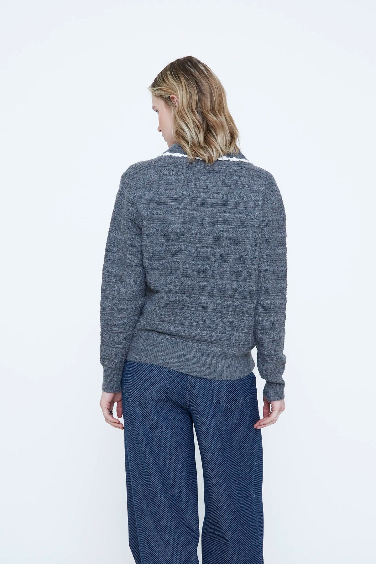 Cardigan maglia grigia collo bavaglino