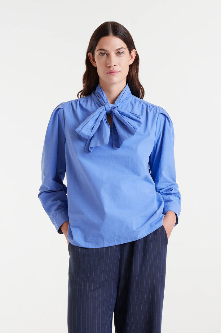 Camicia 100% cotone allacciatura blu