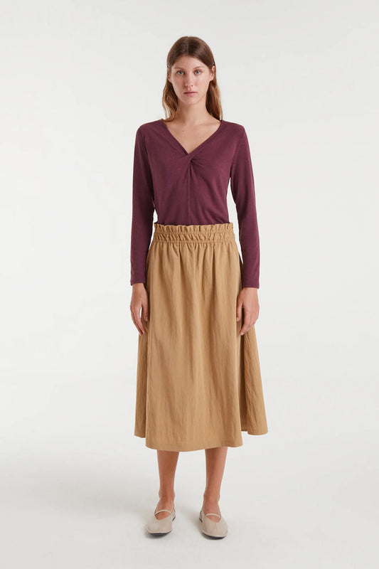 T-shirt annodata di melanzane