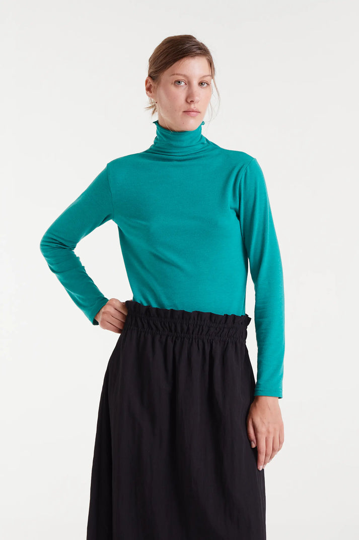 T-shirt a collo alto azzurra