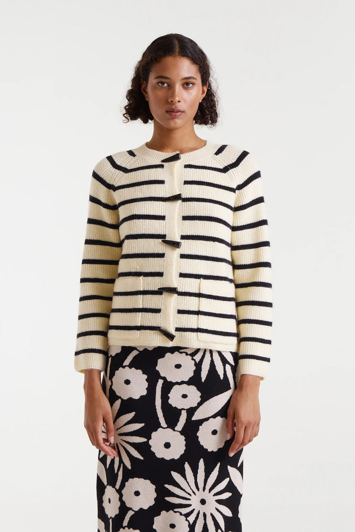 Cardigan in maglia a righe bianche e nere