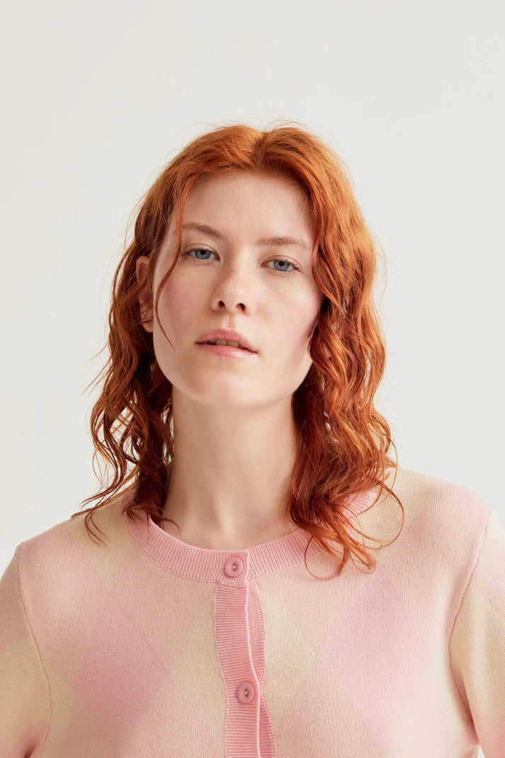 Cardigan lavorato a maglia con stampa a rombi rosa