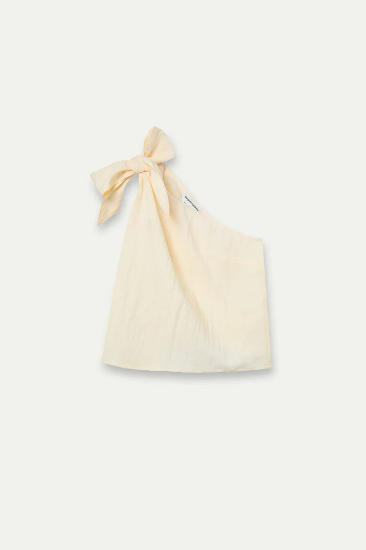 Top bianco con taglio asimmetrico