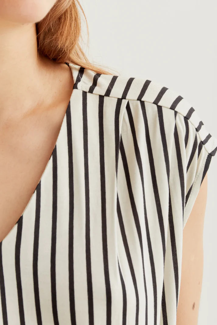 T-shirt con stampa a righe nere