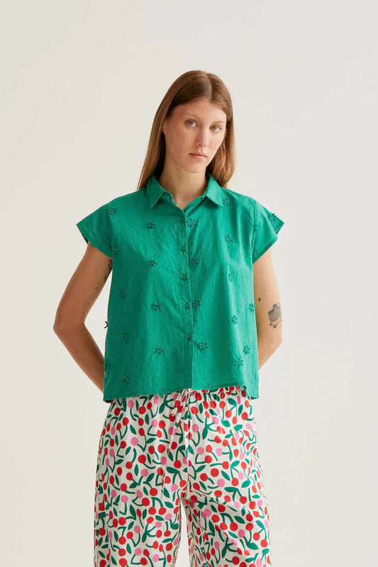 Camicia 100% cotone verde con ricamo floreale