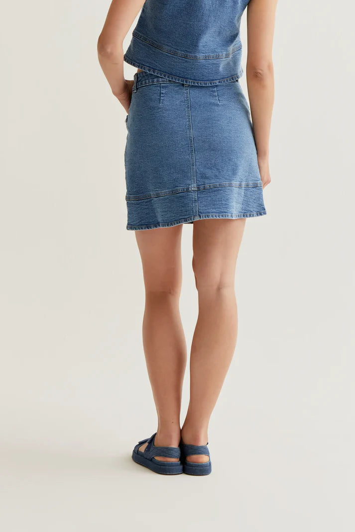 Gonna in denim blu con dettaglio di volant