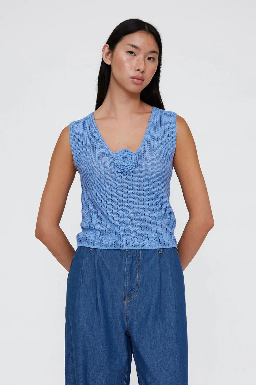 Top maglia traforata blu