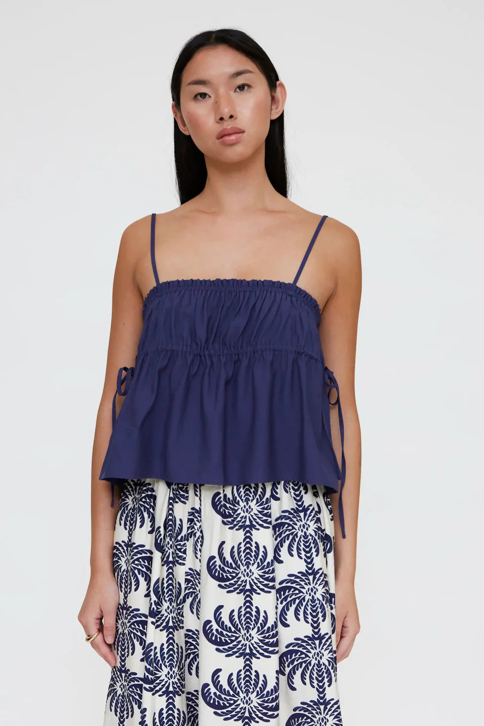 Top con spalline fluide blu navy
