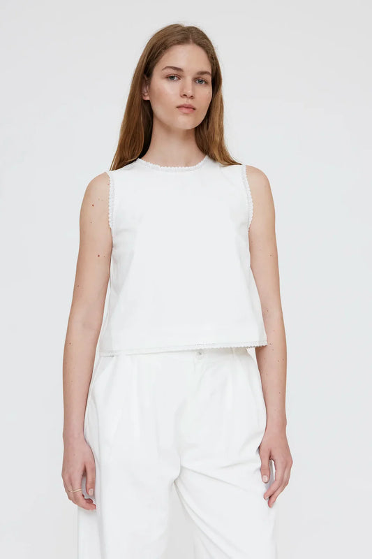 Top bianco con pizzo