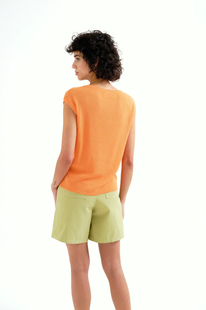 Top punto arancione
