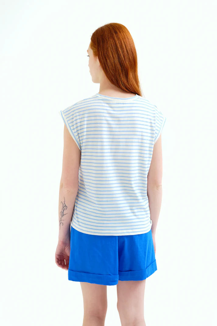 T-shirt con stampa a righe bianche e blu