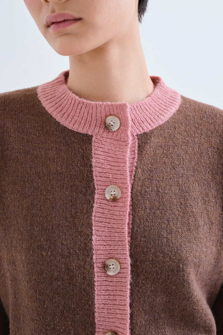 Cardigan maglia bicolore marrone e rosa