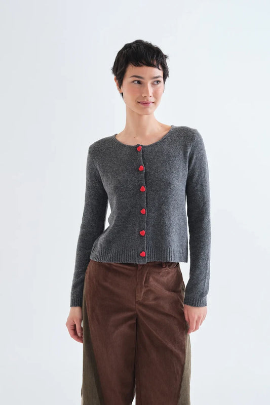 Cardigan grigio scuro con bottoni a cuore rosso