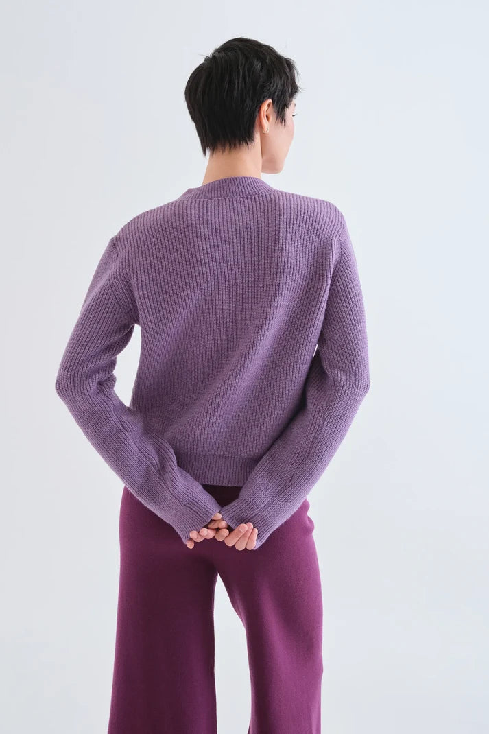 Cardigan lavorato a maglia con fiocchi viola