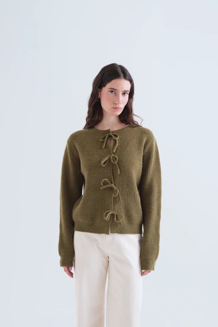 Cardigan lavorato a maglia con fiocchi verde oliva