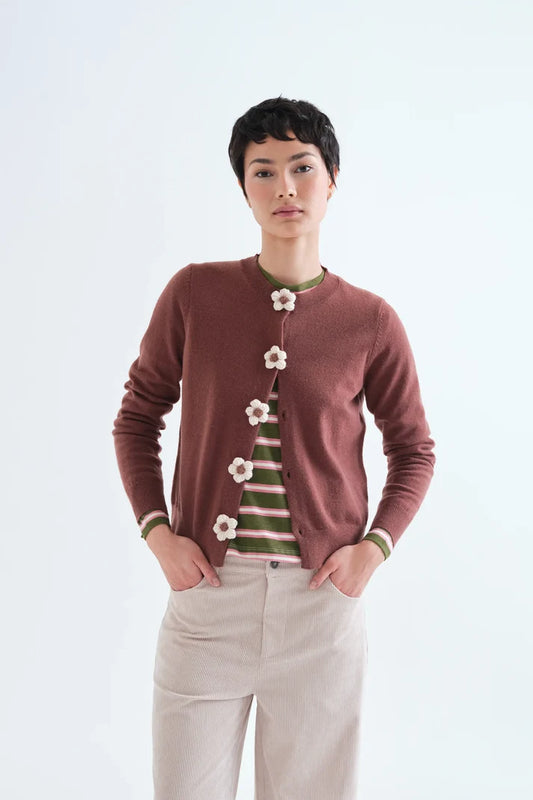 Cardigan lavorato a maglia marrone con bottoni floreali