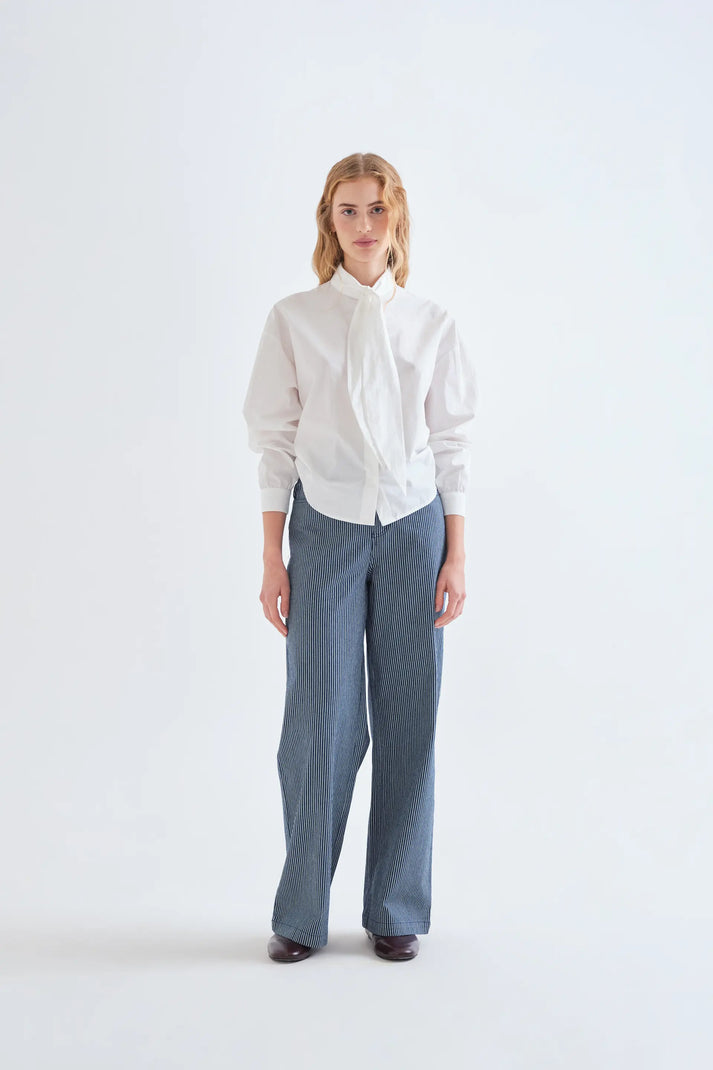 Jeans con strisce blu e bianche