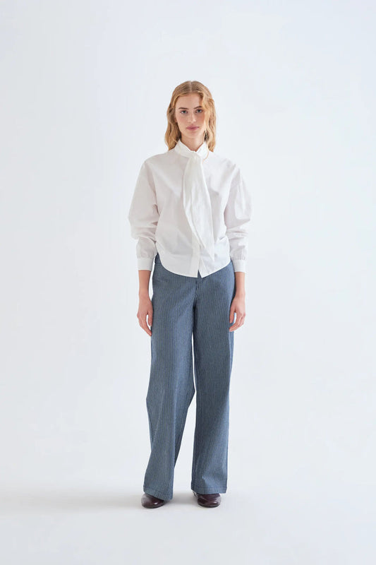 Jeans con strisce blu e bianche