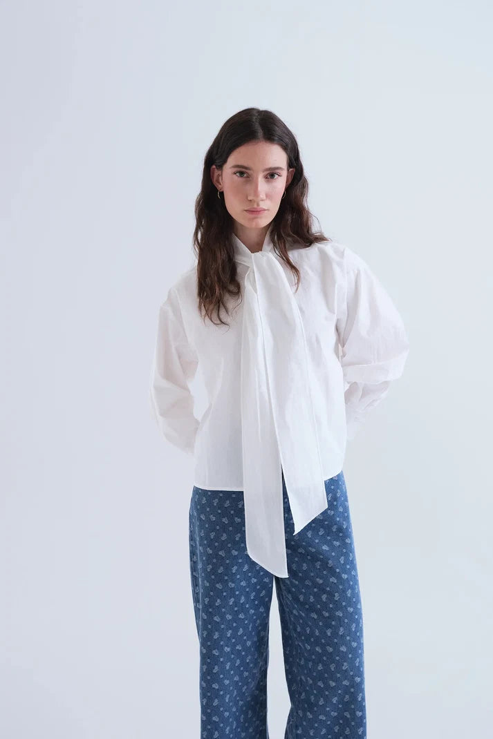 Camicia allacciata 100% cotone bianco