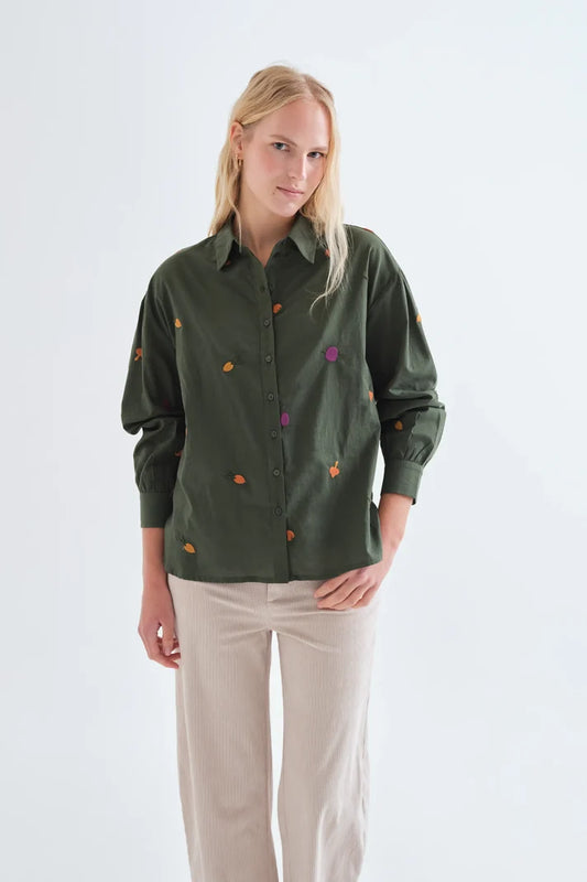 Camicia 100% cotone con ricami vegetali