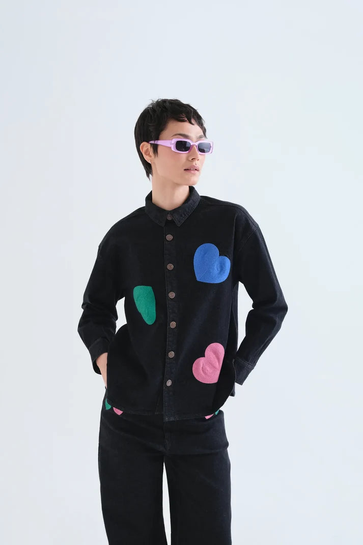 Camicia di jeans nera con stampa Candy