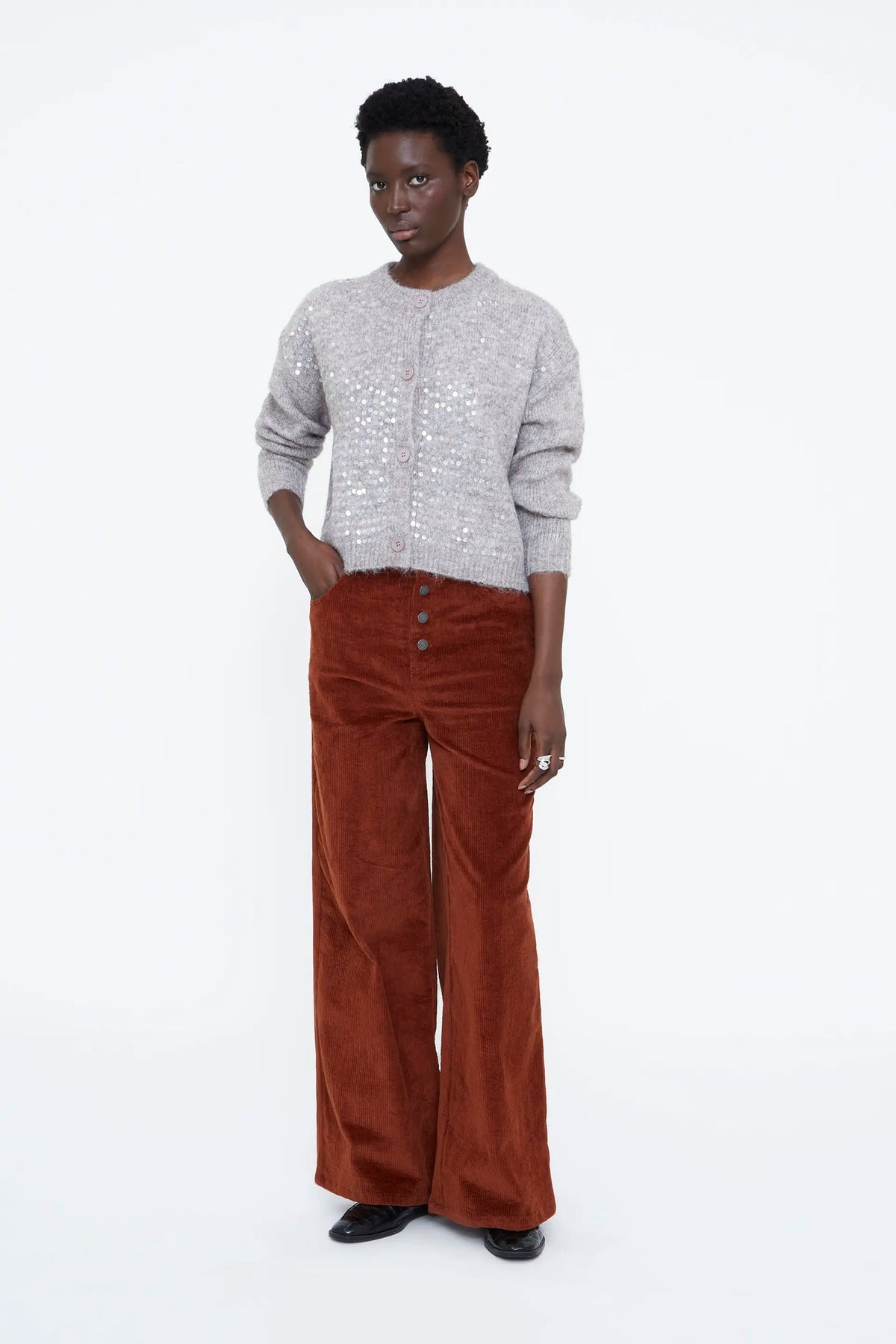 Cardigan in maglia taupe con paillettes