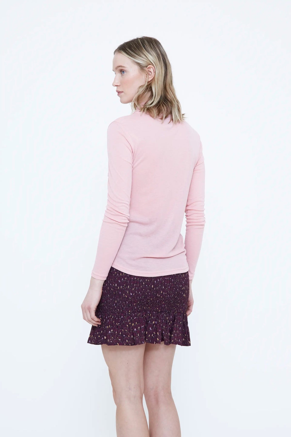 T-shirt rosa con lacci