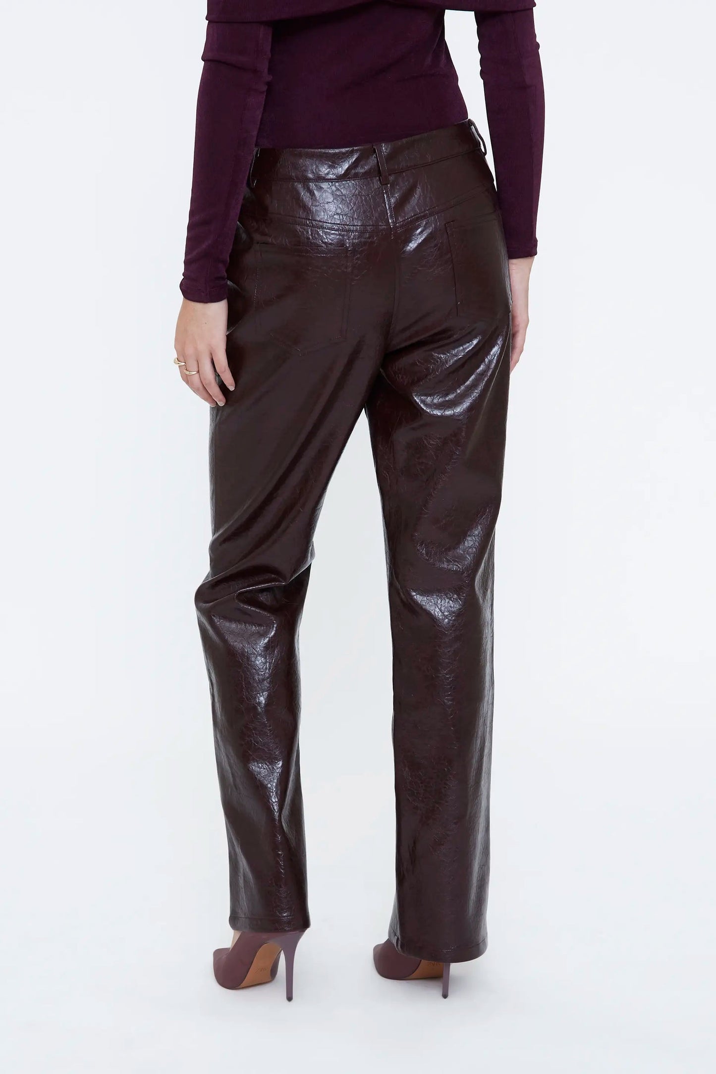 Pantaloni in pelle sintetica bordeaux