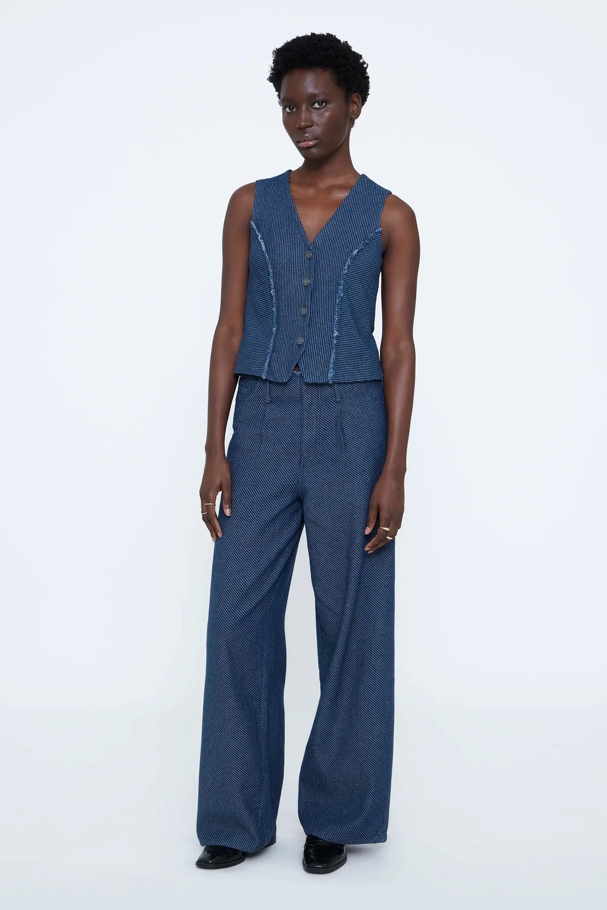 Gilet di jeans blu navy con texture
