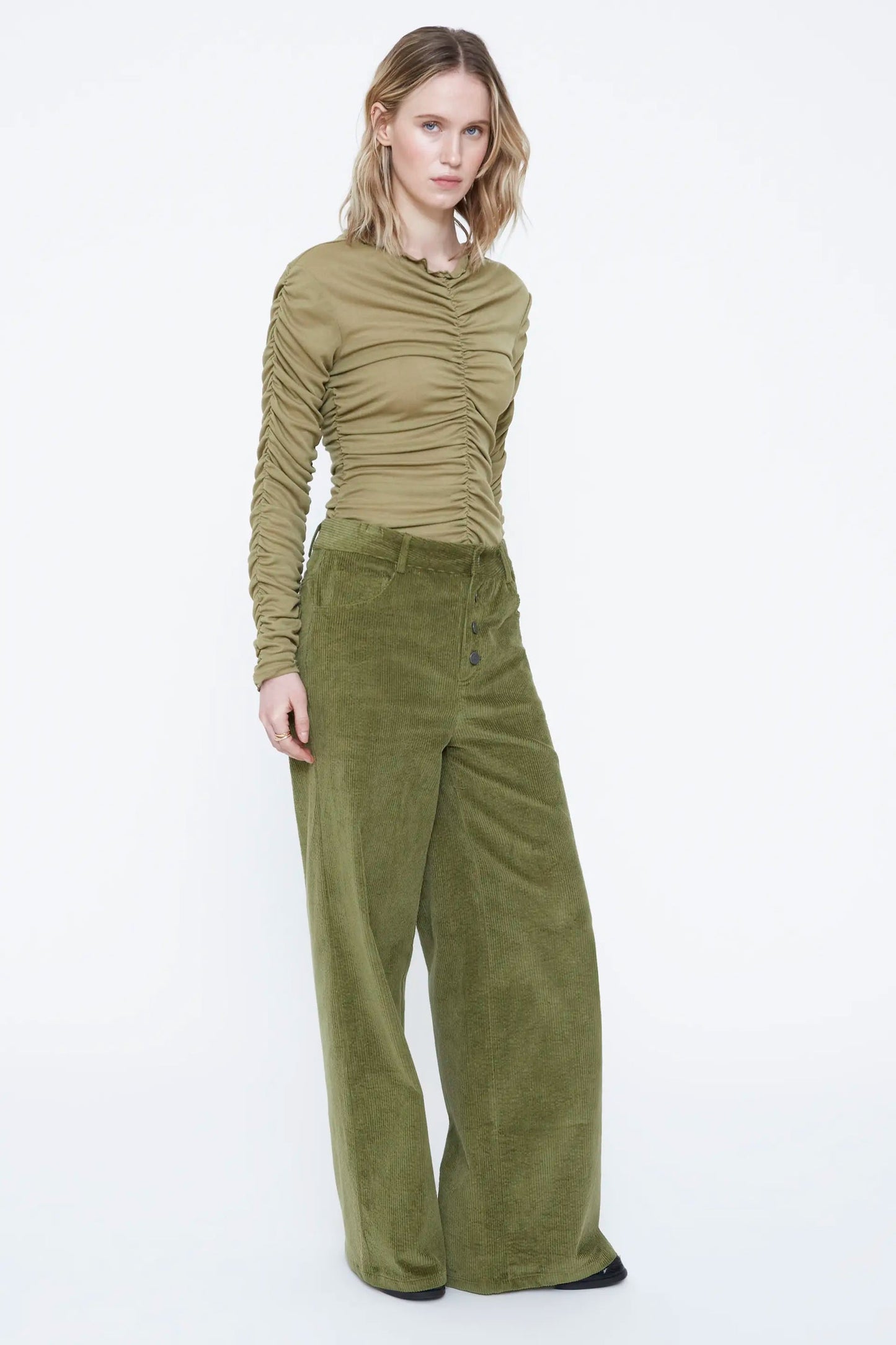 Pantaloni in velluto verde oliva
