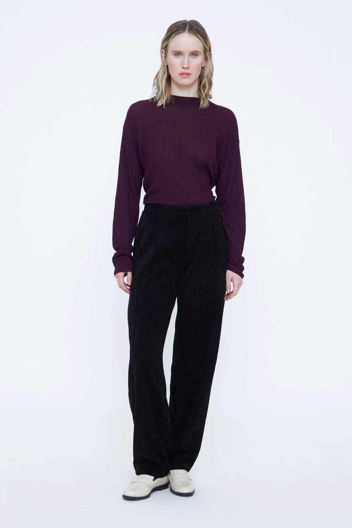 Pantaloni dritti in velluto nero