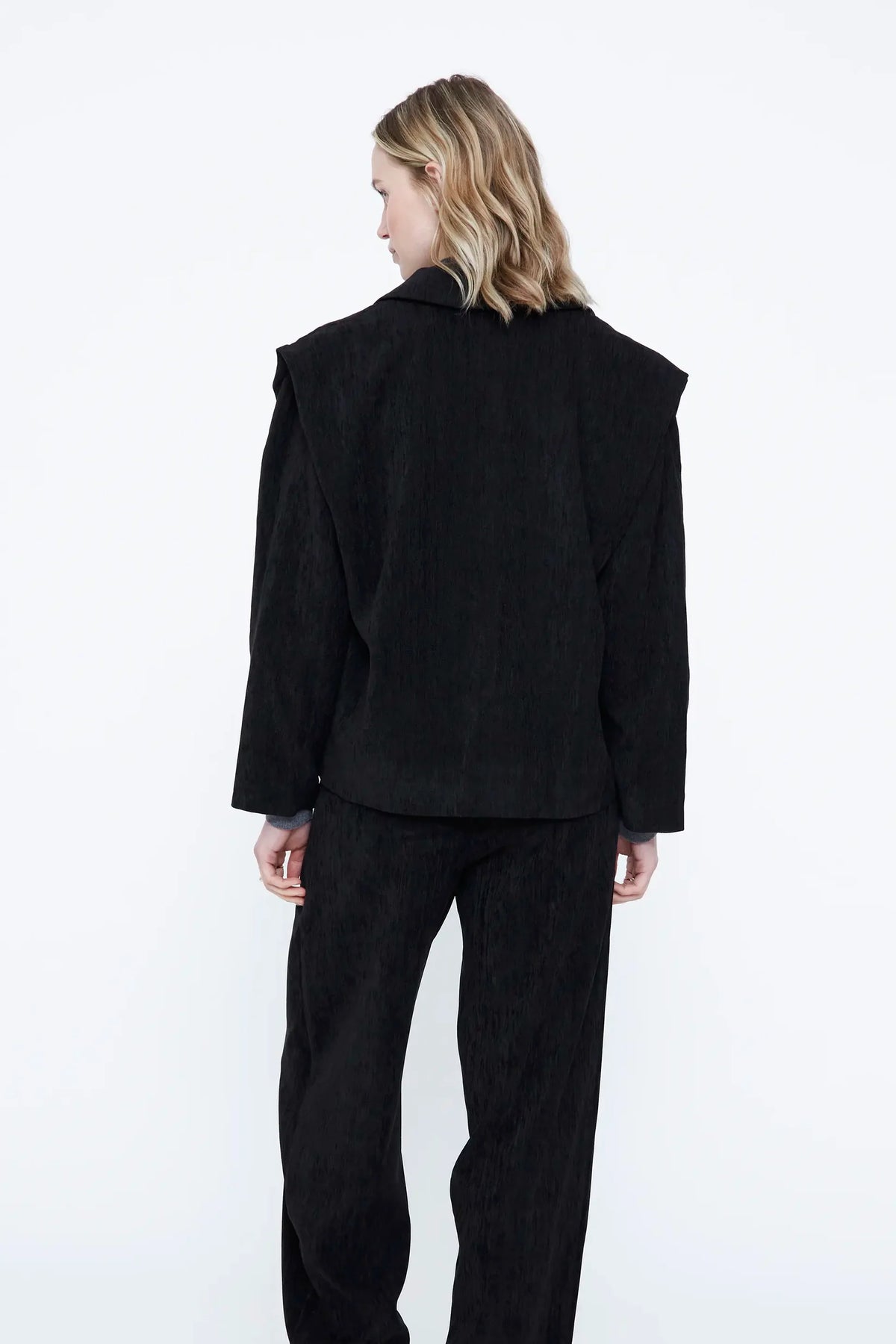 Blazer nero con spalline