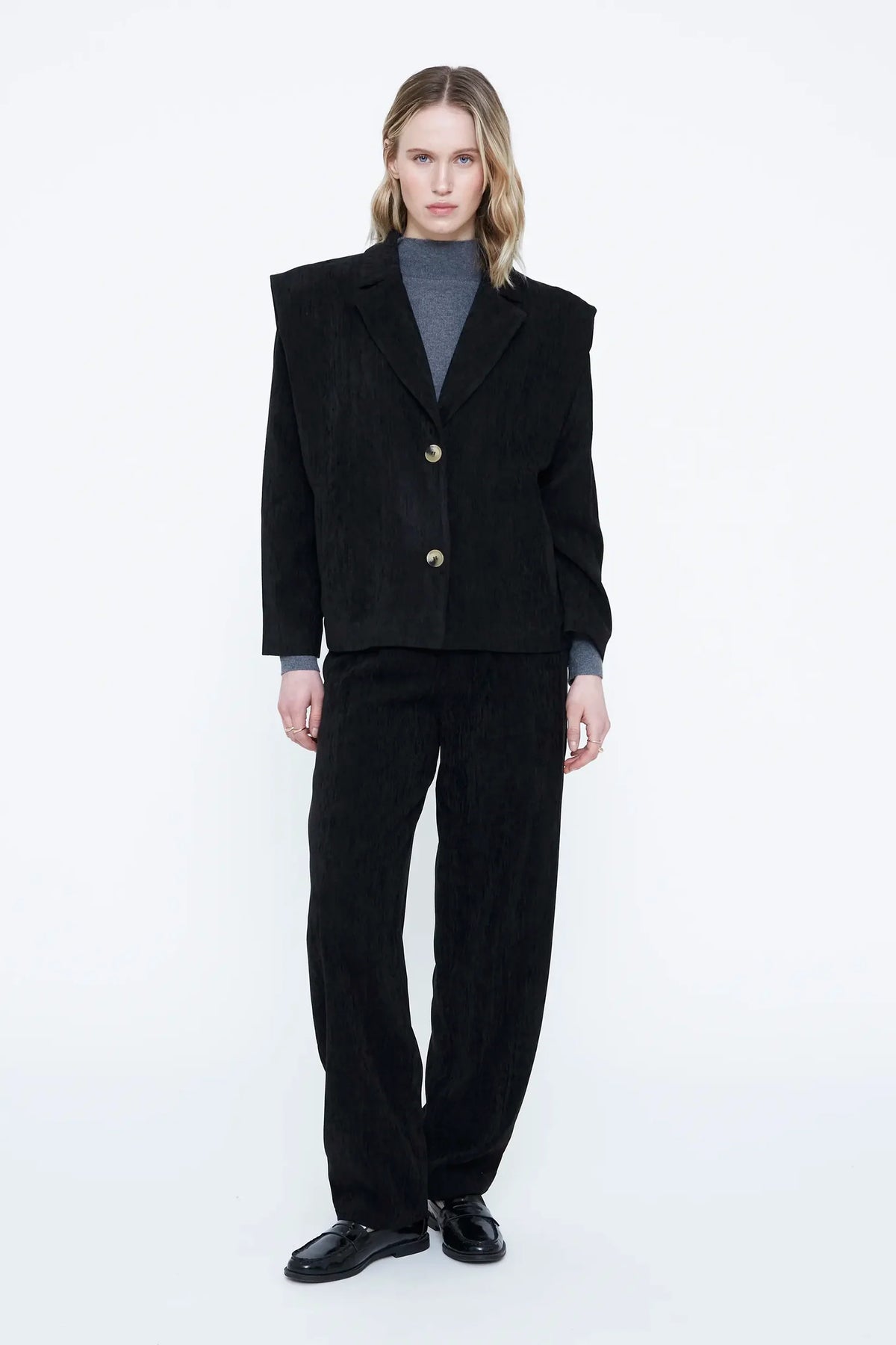 Blazer nero con spalline