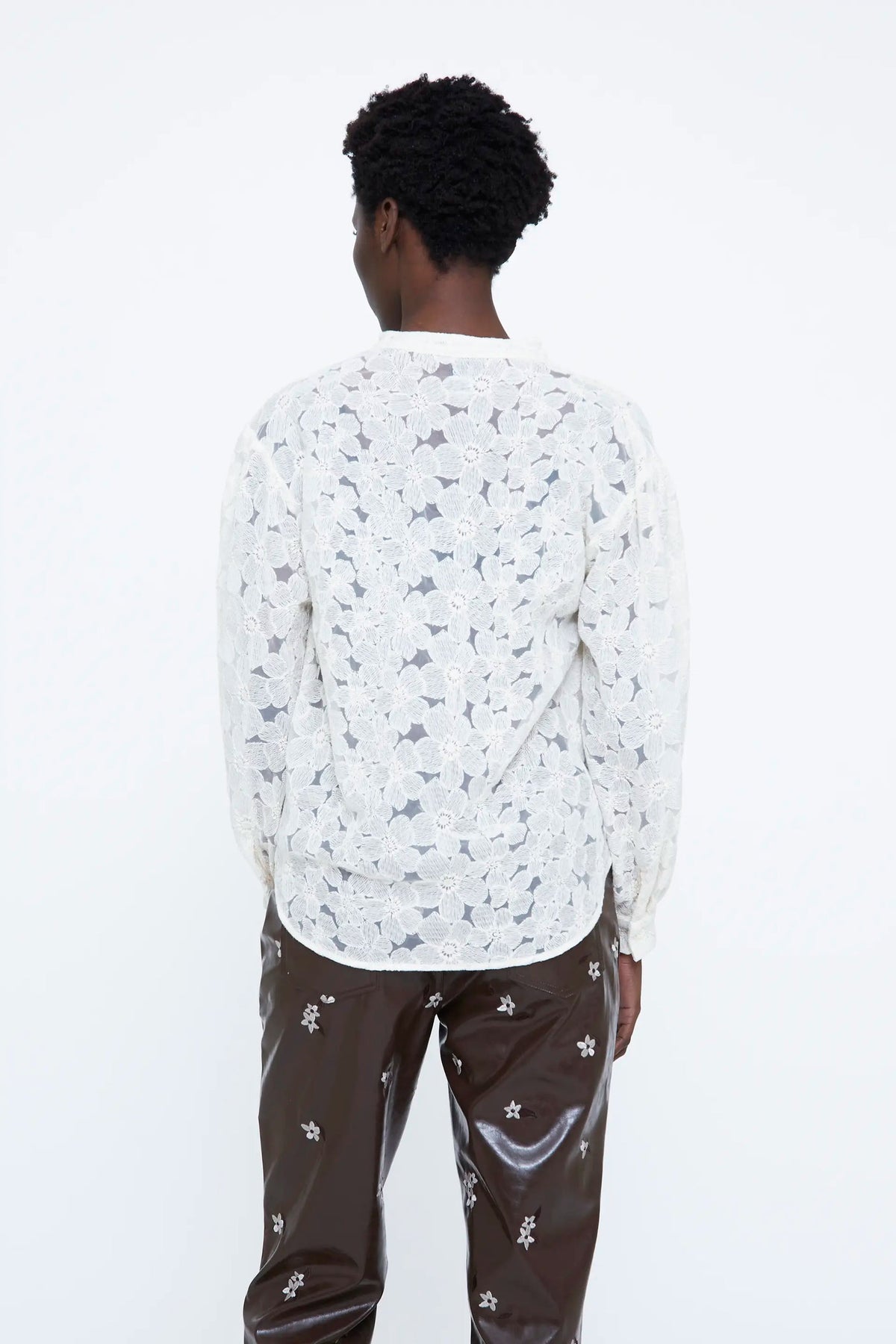 Camicia misto cotone bianco sporco con ricamo floreale