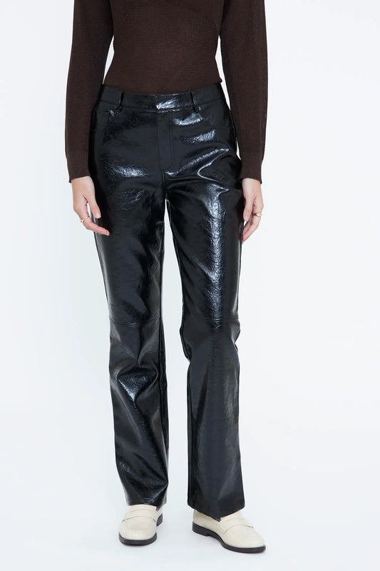 Pantaloni dritti in ecopelle nera