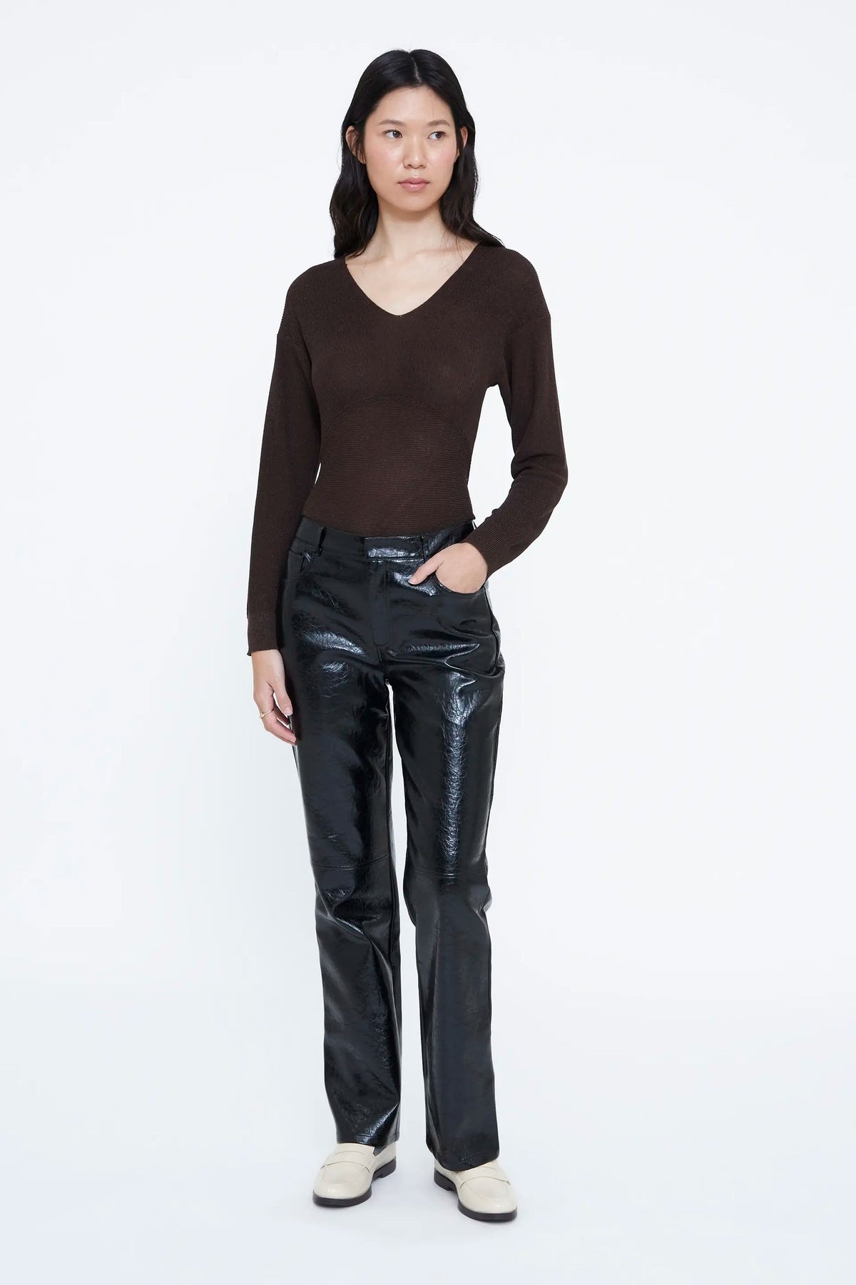 Pantaloni dritti in ecopelle nera
