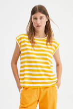Carica l&#39;immagine nel visualizzatore di Gallery, T-shirt in jersey rigata girocollo

