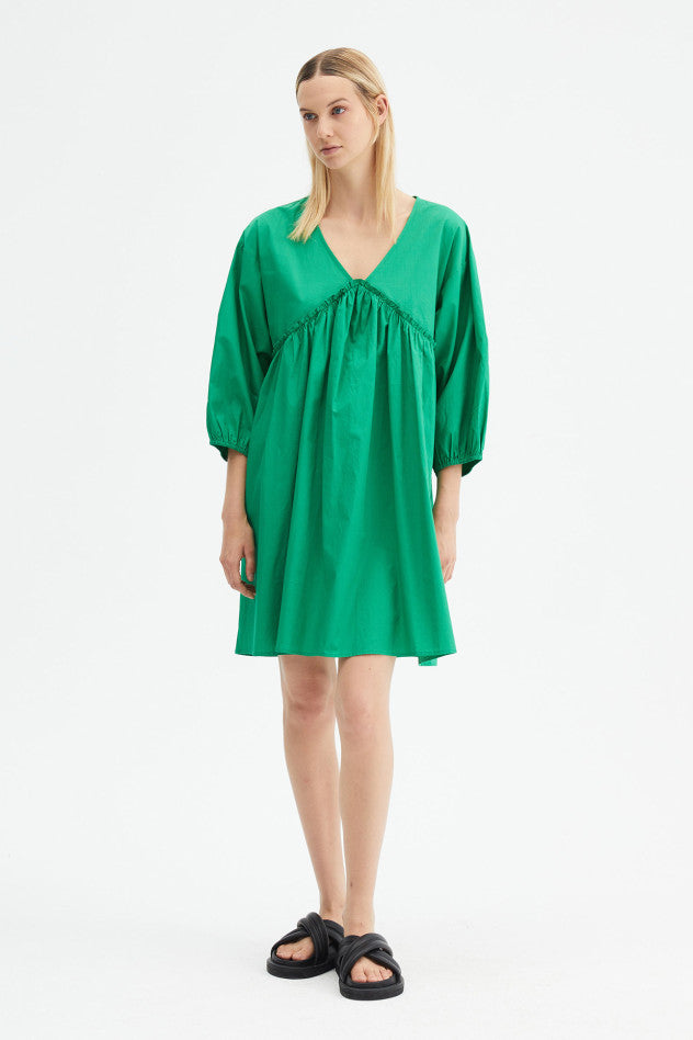 Abito corto oversize con maniche francesi verde