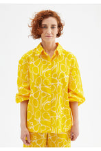 Carica l&#39;immagine nel visualizzatore di Gallery, Camicia oversize a maniche lunghe con fantasia frutta
