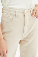 Carica l&#39;immagine nel visualizzatore di Gallery, Jeans diritti alla caviglia cinque tasche bianchi
