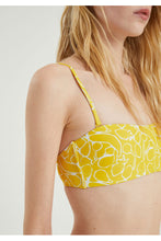 Carica l&#39;immagine nel visualizzatore di Gallery, Parte superiore di un bikini a fascia con spalline e fantasia frutta
