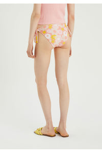 Slip classico di un bikini con laccetto e fantasia floreale
