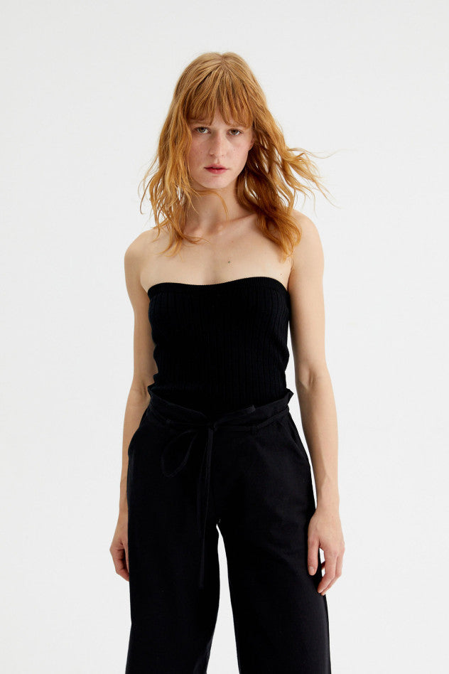 Top a fascia in maglia a costine nero