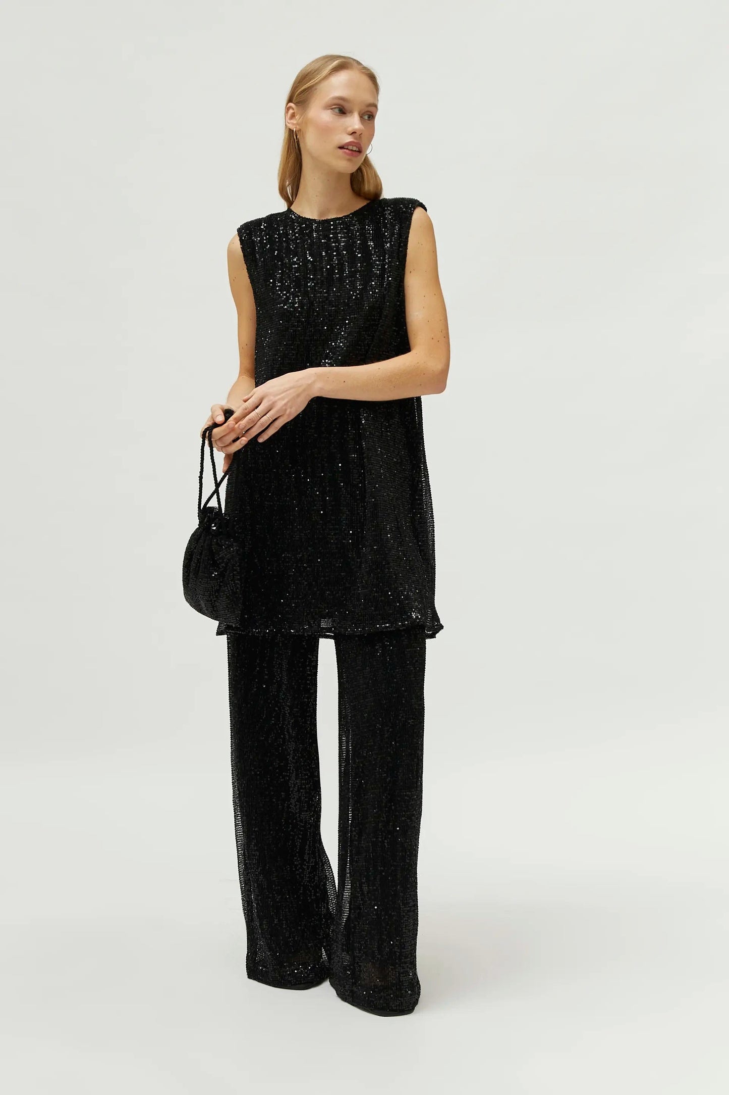 ABITO CORTO NERO CON PAILLETTES